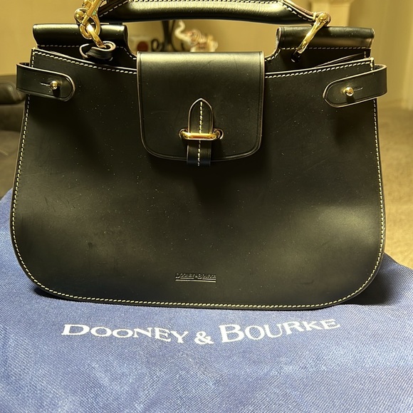 Dooney & Bourke Alto Viola - Picture 2 of 7